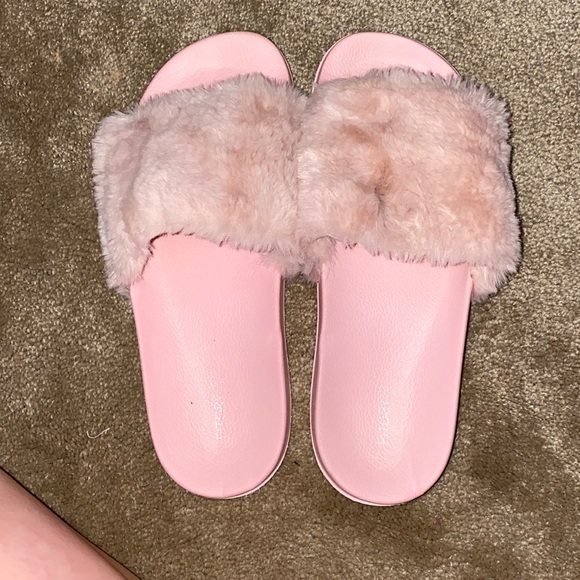 Shoes - Pink fuzzy slides
